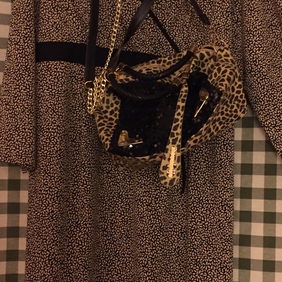 Boutique Dresses & Skirts - PLUSH LAURA ASHLEY STYLE Dress Very Nice💗